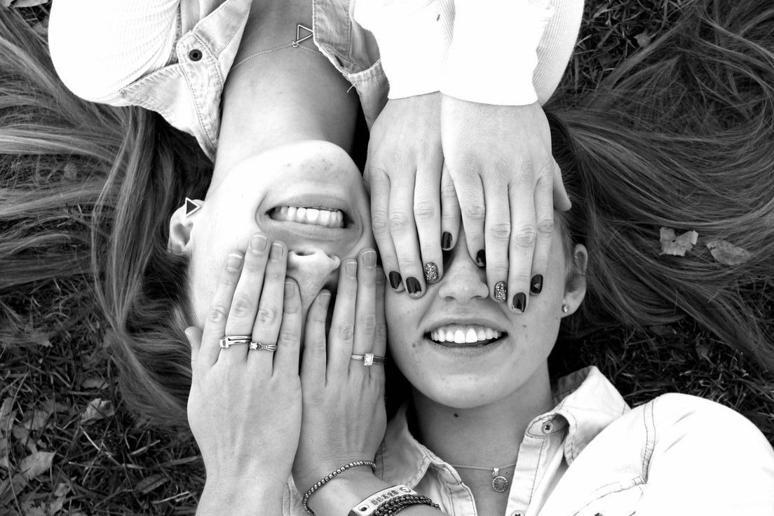 Маникюр с подругой— дешевле